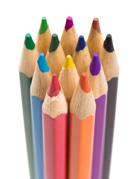 Molte matite colorate diverse su sfondo bianco — Foto Stock