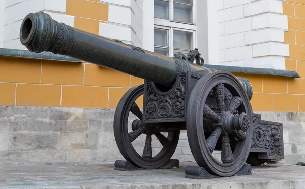 Old medieval artillery iron cannon — Stock Photo, Image