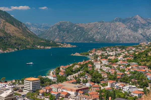 Widok zatoki i starego miasta Kotor, Czarnogóra — Zdjęcie stockowe
