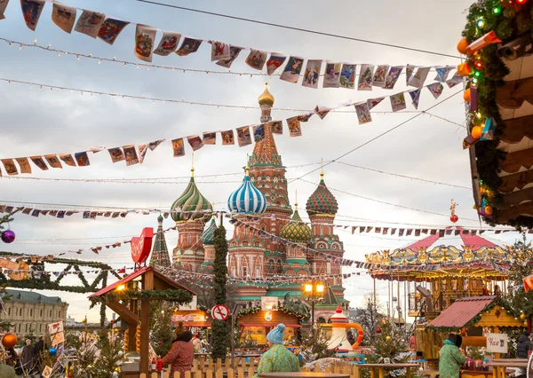 Moscú decorado para las vacaciones de Año Nuevo y Navidad Plaza Roja — Foto de Stock