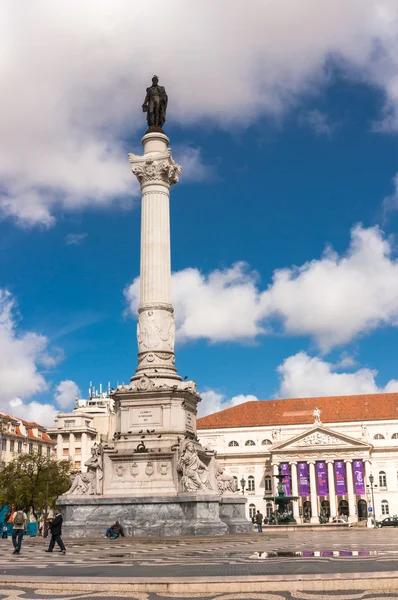 Rossio-torget med statyn av Dom Pedro Iv — Stockfoto