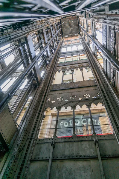 Ascensor de Santa Justa en Lisboa, Portugal —  Fotos de Stock