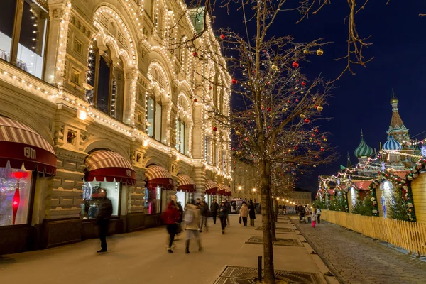 Het warenhuis GUM tijdens Kerstmis Fair — Stockfoto