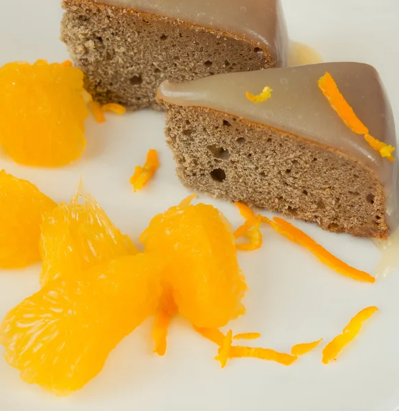 Torta all'arancia sul piatto — Foto Stock