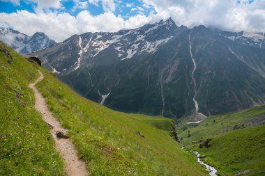 Kafkas Dağları, Kabardey-çatışmalar işgalciler