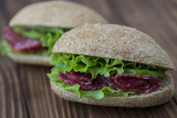Taze sandviç salam ile — Stok fotoğraf