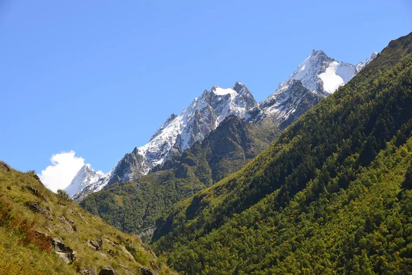 Rusya 'nın Büyük Kafkasya Dağları manzarası