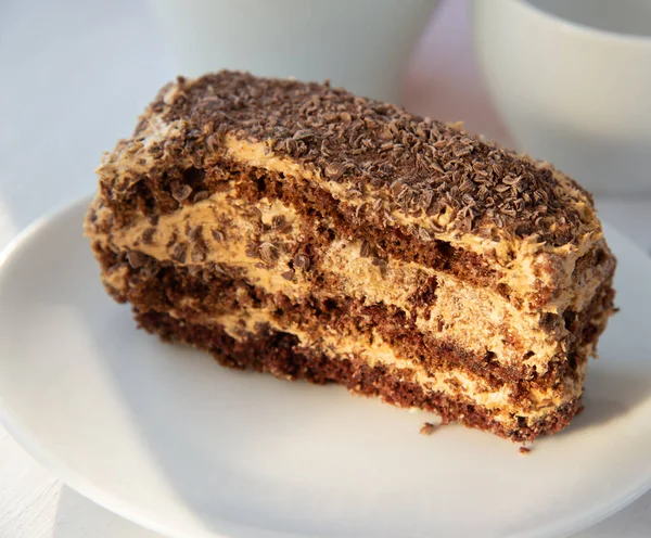 Шоколадный Торт Белой Тарелке — стоковое фото