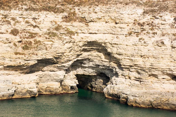 Βραχώδης Ακτή Στο Ακρωτήριο Tarkhankut Και Σπηλιά — Φωτογραφία Αρχείου