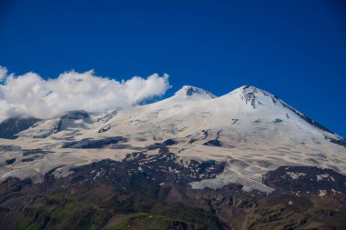 Yazın Elbrus Dağı. Kabardino-Balkaria