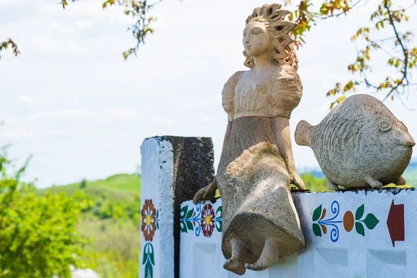 Opishnya, Poltava bölgesi, Ukrayna - 16 Mayıs 2021: Opishnya Ulusal Müzesi-Ukrayna Seramik Rezervi. Opishnya, Ukrayna 'nın çömlek başkentidir.