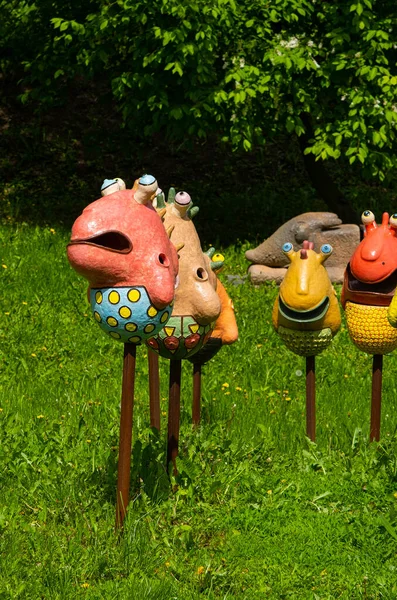 Opishnya Poltava Region Ukraine May 2021 Ceramic Sculptures Surprised Fishes — Stock Photo, Image