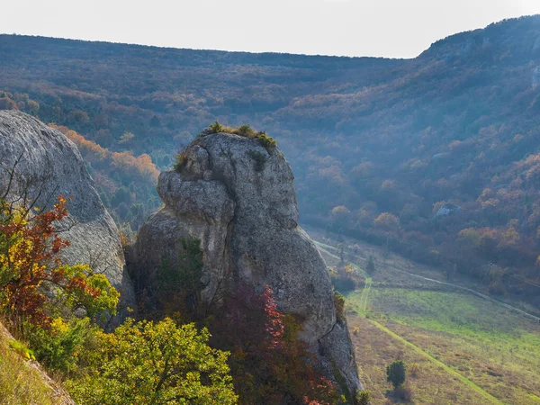 Hermosas Vistas Montaña Día Soleado Otoño Ciudad Cueva Eski Kermen —  Fotos de Stock