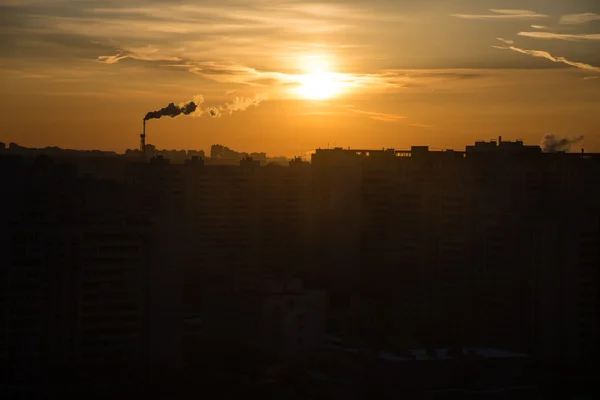 The beginning of new day over the city — Stock Photo, Image