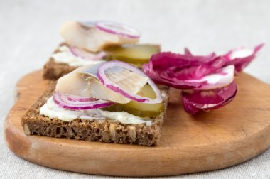 ringa balığı ile sandviçler