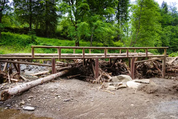 Brücke kaputt — Stockfoto