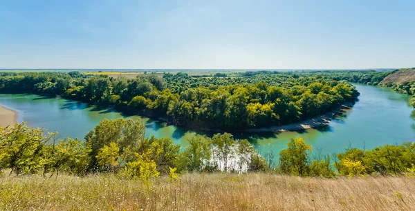 Paisaje de verano con el río —  Fotos de Stock