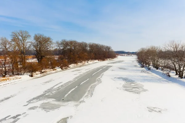 El río en el invierno — Foto de Stock