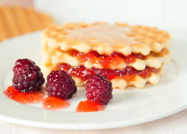 Waffle com geleia — Fotografia de Stock