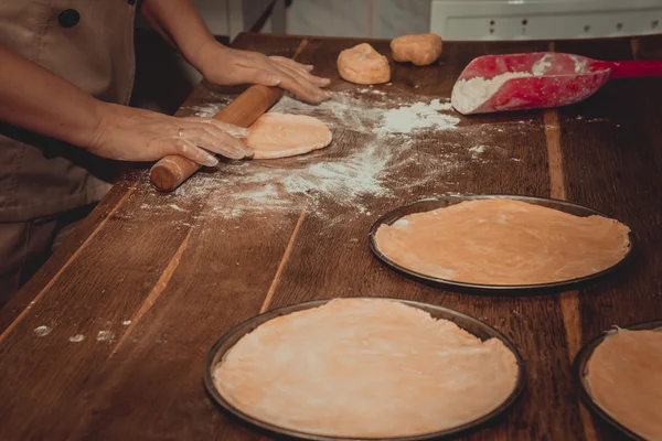 Fazendo uma torta — Fotografia de Stock