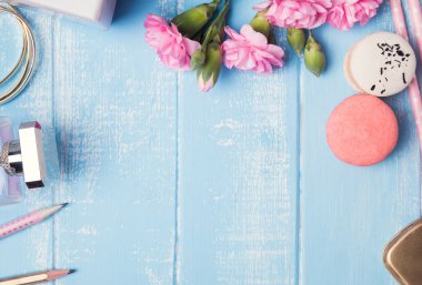 Mavi sevimli aksesuarlar