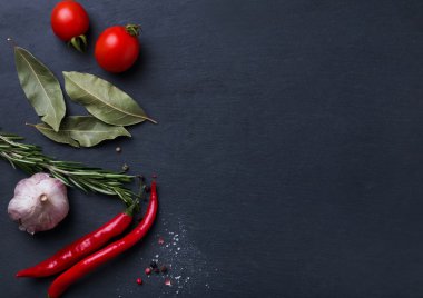 Baharat ve otlar, üstten görünüm.