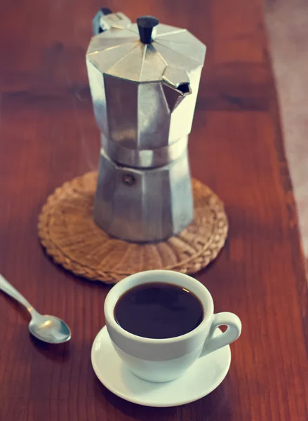 Kávéfőző kávé és gejzír, — Stock Fotó