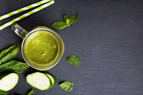 Detox grüner Smoothie — Stockfoto