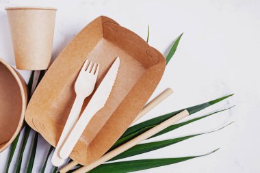 Çevre dostu sofra takımı, el işi kağıt ve ahşap