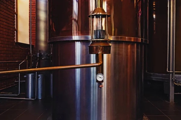 Equipos industriales para la producción de brandy — Foto de Stock