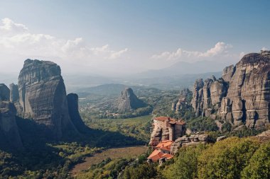 Yunanistan 'ın Meteora Taşları ve Manastırları