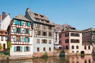 Strasbourg 'un tarihi bölümünde eski evler