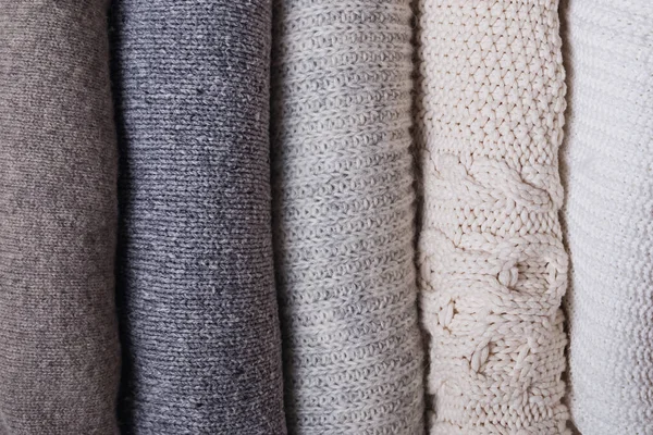 Lot de pulls chauds tricotés close-up. — Photo