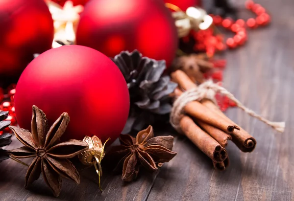 Bola de Natal vermelho — Fotografia de Stock