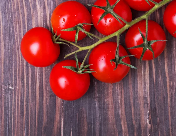 Brunch of red cherry tomatoes — Stock Photo, Image