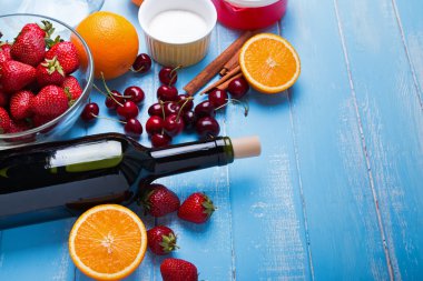 Sangria için malzemeler.