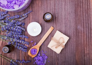 Spa natürmort lavanta ve aroma yağları ile 