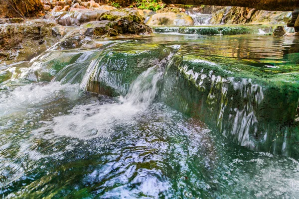 Cachoeira fonte termal — Fotografia de Stock