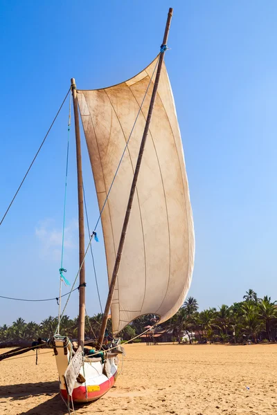 Barco de pesca tradicional —  Fotos de Stock