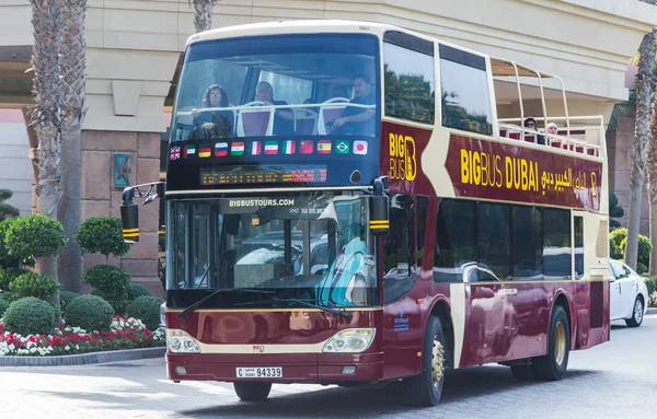 Dubai autobús viaje transporte urbano — Foto de Stock