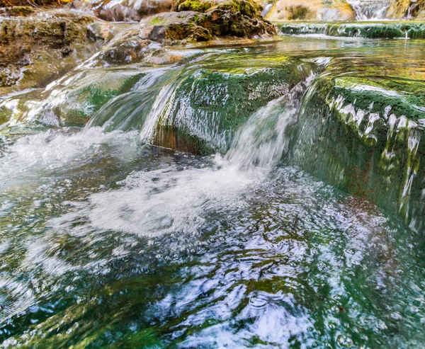 Cachoeira fonte termal — Fotografia de Stock