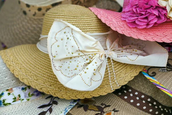 Chapeaux de plage accessoire d'été — Photo