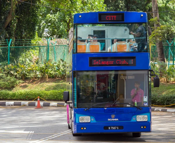 Садитесь на Hop Off автобус Куала-Лумпур — стоковое фото