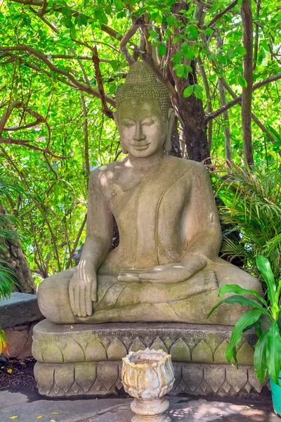 Buddha-Steinstatue — Stockfoto
