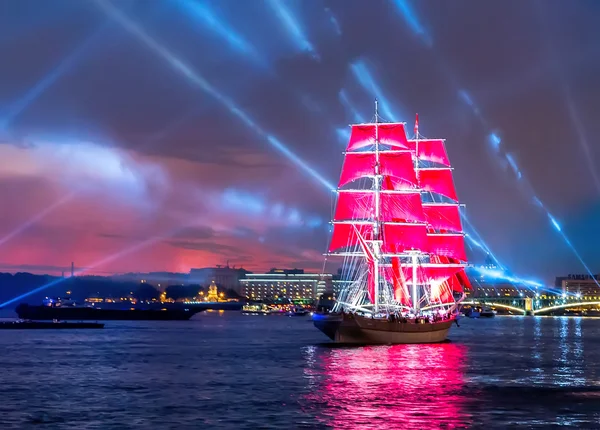 "红帆"在圣彼得堡的假期 — 图库照片