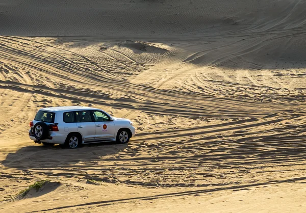 Condução em jipes Desert Safari — Fotografia de Stock