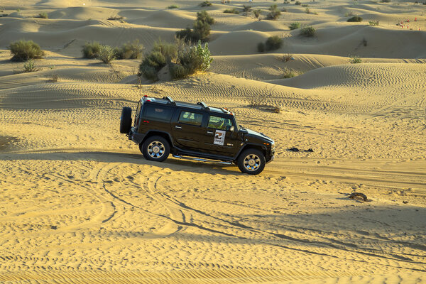 Вождение на джипах Desert Safari Hummer H2
