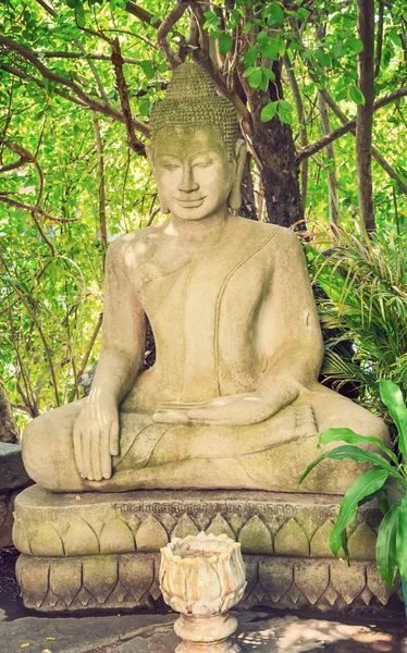 Buddha Stein antike Statue — Stockfoto