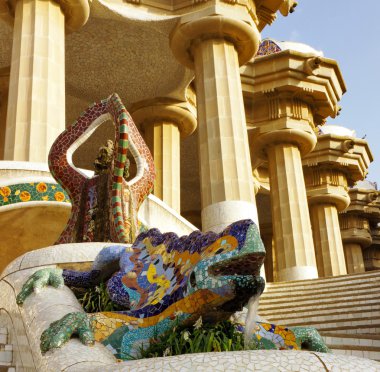 kertenkele mozaik çeşme ejderha heykel