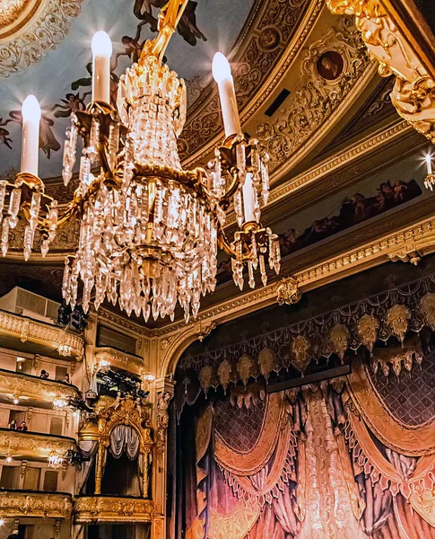 2014年7月7日ロシア サンクトペテルブルク マリリンスキー劇場内装オペラとバレエのコンサートホール — ストック写真